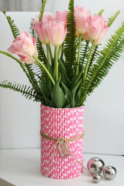 using-paper-straws-to-makeover-a-vase-for-spring