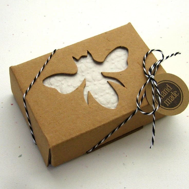 Soap Packaging Ideas (new ideas for wrapping your homemade soap)   Artesanato caixa de fósforos, Papéis de embrulho, Caixas de fósforos