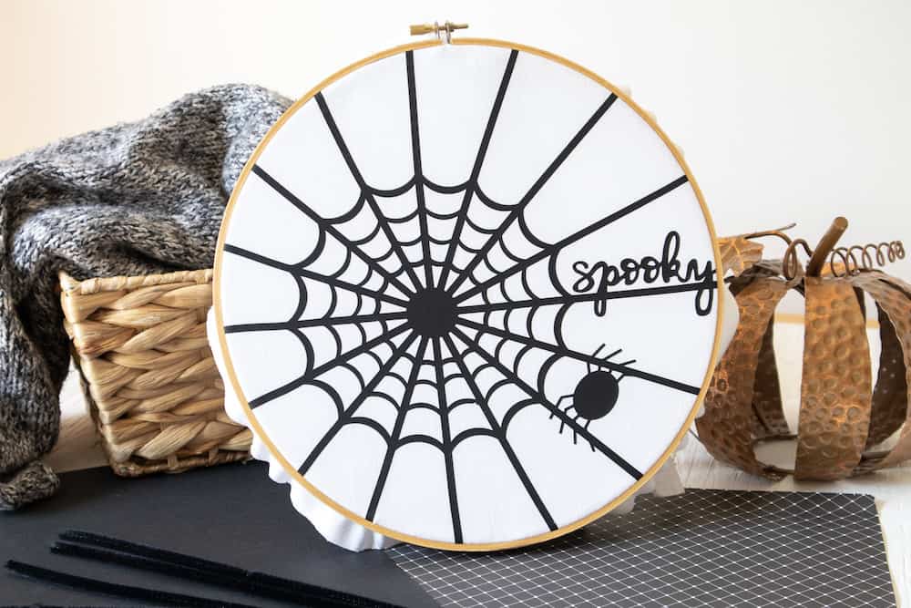 Embroidery Hoop Crafts and Decor